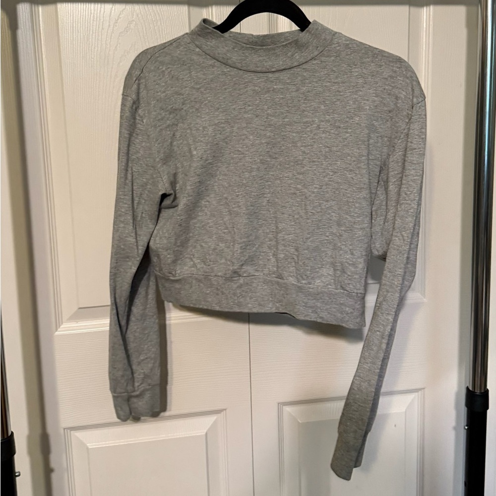 TNA Crop Long Sleeved Seeatshirt